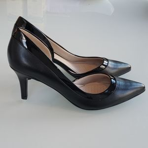 Beautiful brand new womens black pump
